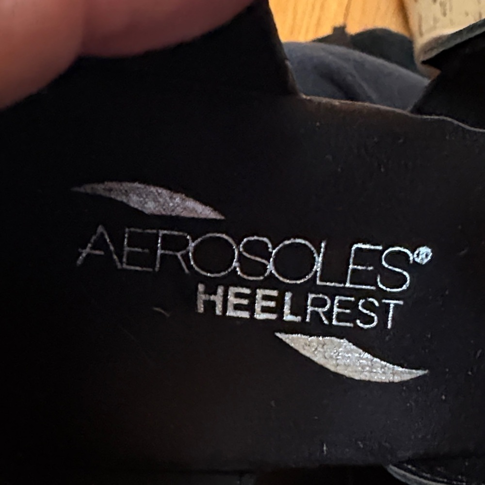 Aerosoles wedge Leather Black 7.5 Stage Lights Zipper - barely worn - Picture 11 of 14